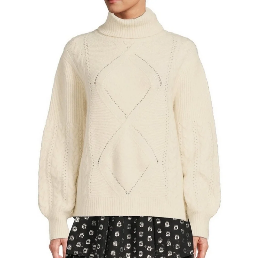 a LOVES a Biege Alpaca/Wool Blend Cable Knit Turtle Neck Balloon Sleeve‎ Sweater